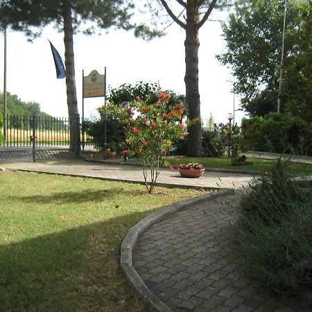 Appartamenti Il Borgo Rivotorto Luaran gambar
